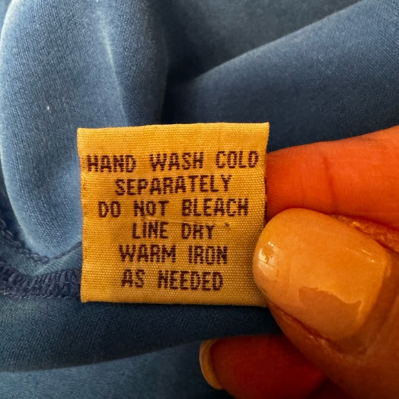 Silk blouse, beautiful! Ultra rich feel. 100% satin but not shiny. - Picture 3 of 8